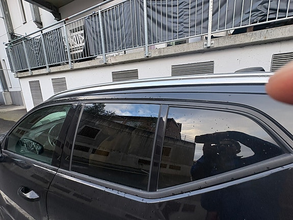 Volvo XC40 4 of 17