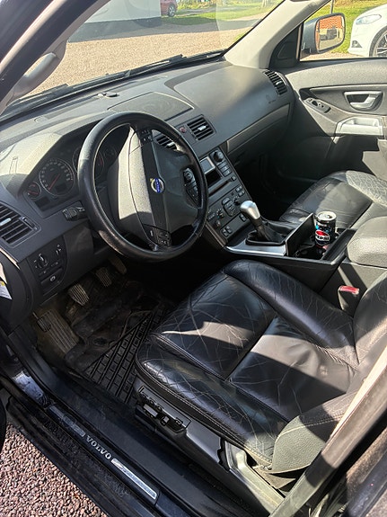 Volvo XC90 3 of 4