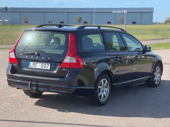Volvo V70 4 of 15