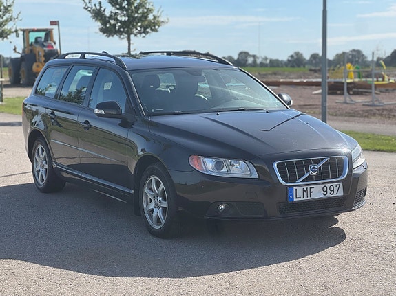 Volvo V70 3 of 15