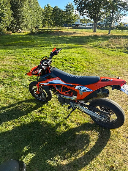 KTM KTM 690 SMC R 3 of 4