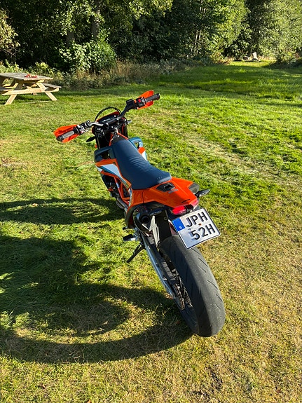KTM KTM 690 SMC R 2 of 4