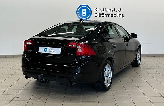 Volvo S60 8 of 12