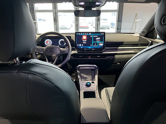 Volkswagen T-Roc 22 of 28