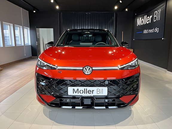 Volkswagen T-Roc 7 of 28