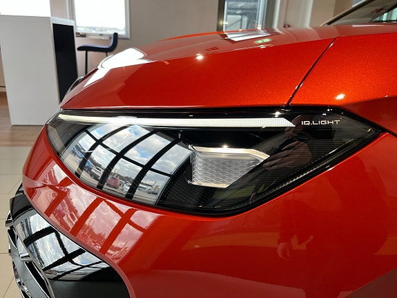 Volkswagen T-Roc 8 of 28