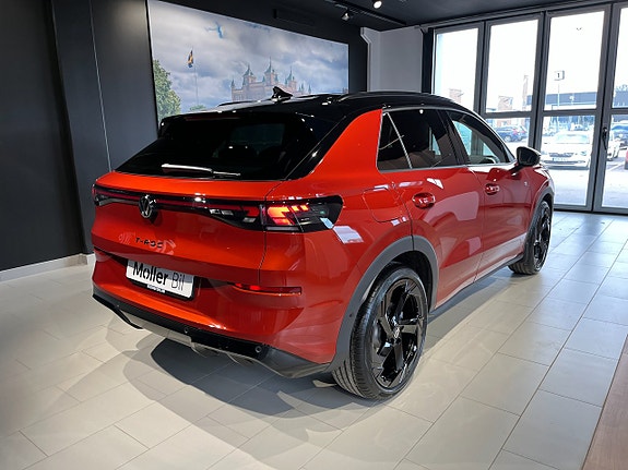 Volkswagen T-Roc 3 of 28
