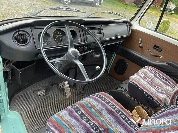 Volkswagen Transporter 9 of 16