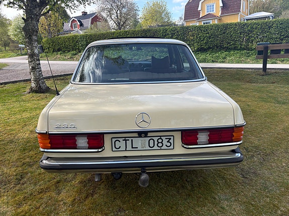 Mercedes-Benz 230 6 of 6