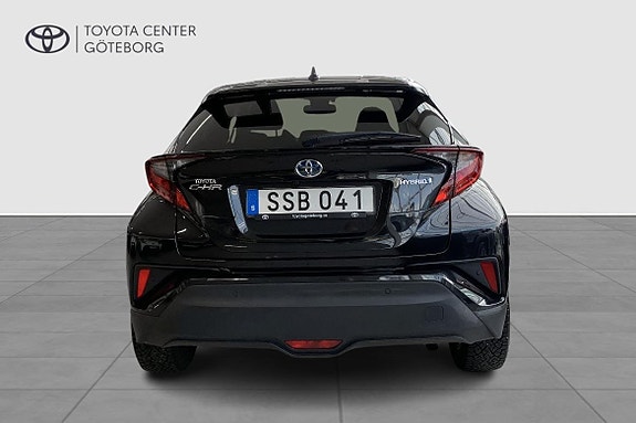 Toyota C-HR 7 of 13