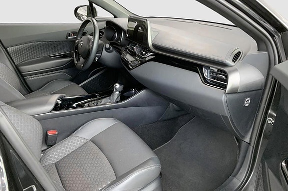 Toyota C-HR 9 of 13