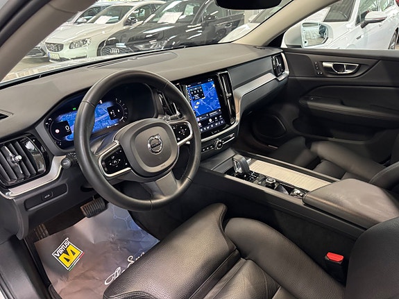 Volvo V60 Cross Country 10 of 16