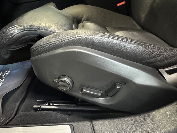 Volvo V60 Cross Country 11 of 16