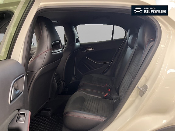 Mercedes-Benz GLA200 9 of 16