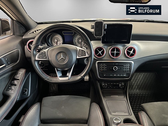 Mercedes-Benz GLA200 7 of 16