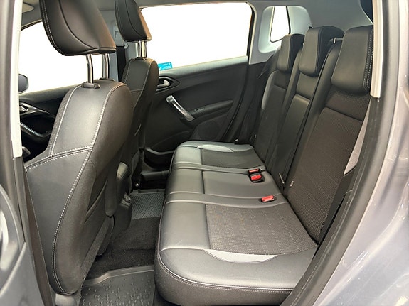 Peugeot 2008 15 of 17