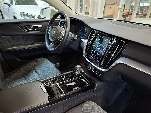 Volvo V60 7 of 23