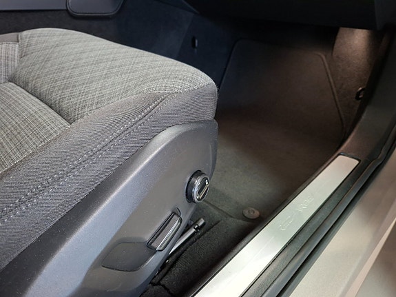 Volvo V60 8 of 23