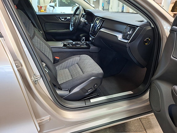Volvo V60 6 of 23