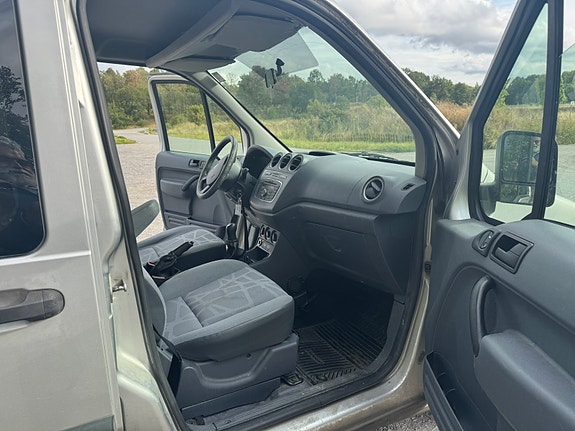 Ford Transit Connect 8 of 15
