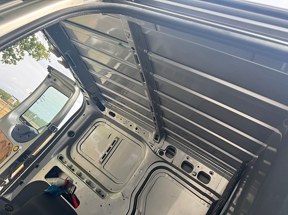 Ford Transit Connect 7 of 15