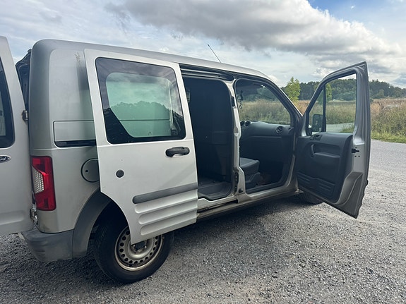 Ford Transit Connect 4 of 15