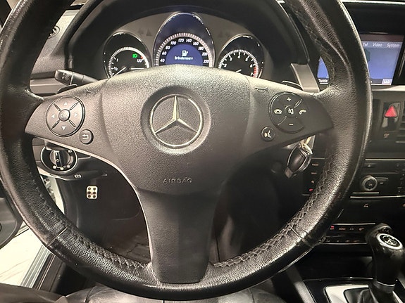 Mercedes-Benz GLK350 10 of 20