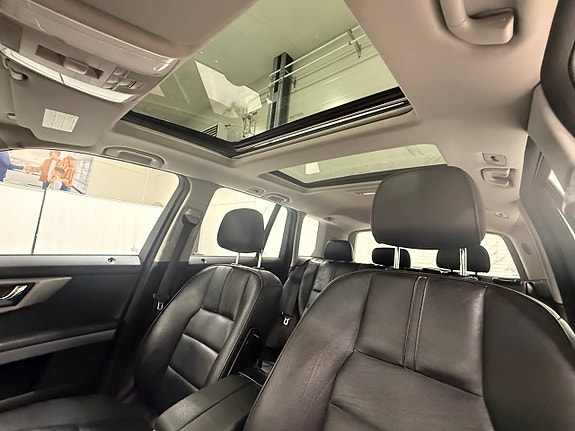 Mercedes-Benz GLK350 8 of 20