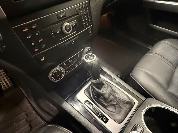 Mercedes-Benz GLK350 12 of 20