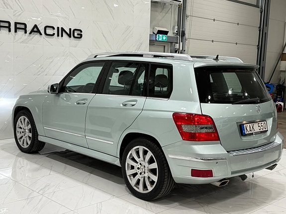 Mercedes-Benz GLK350 18 of 20