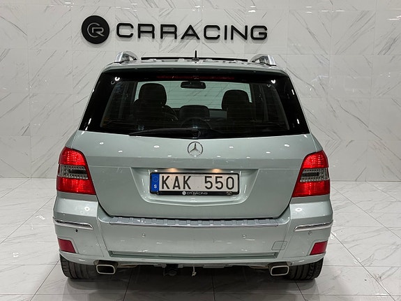 Mercedes-Benz GLK350 17 of 20