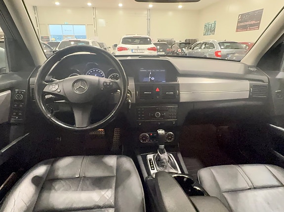 Mercedes-Benz GLK350 9 of 20