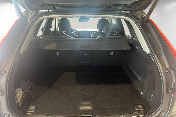 Volvo XC60 13 of 17