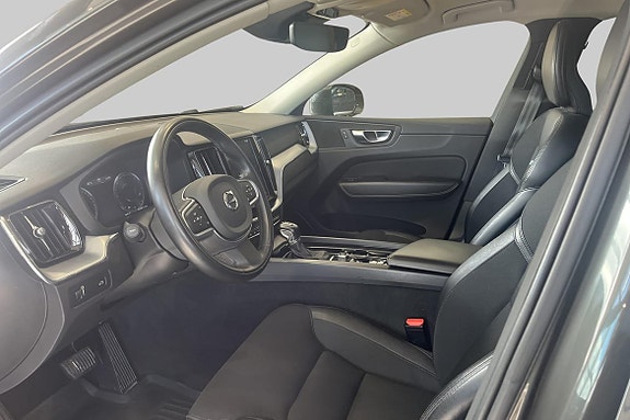 Volvo XC60 6 of 17