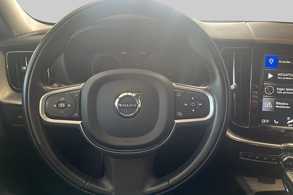 Volvo XC60 11 of 17