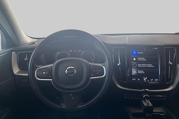 Volvo XC60 10 of 17