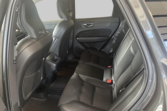 Volvo XC60 8 of 17