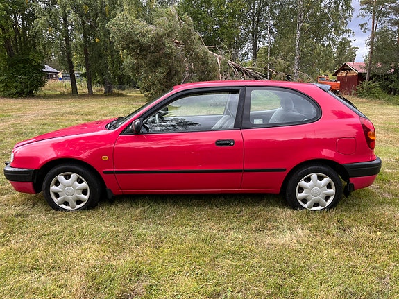 Toyota Corolla 3 of 9