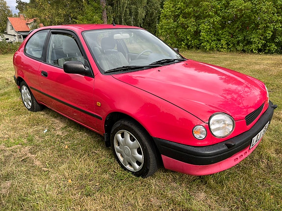 Toyota Corolla 2 of 9