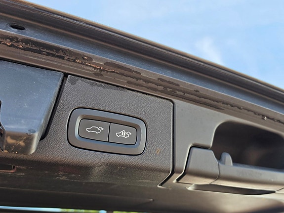 Volvo XC60 11 of 20