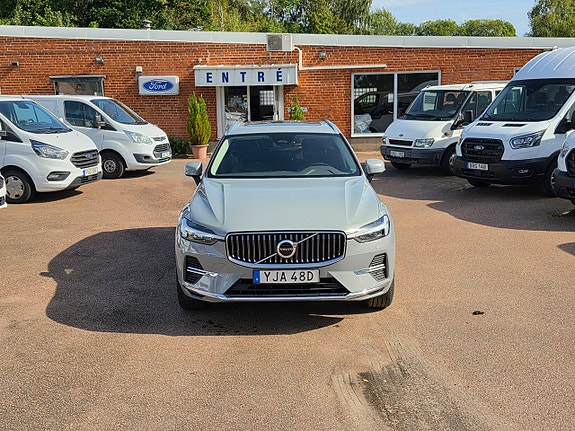 Volvo XC60 2 of 20