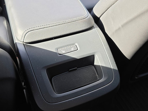 Volvo XC60 12 of 20