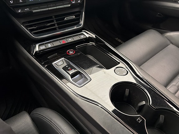Audi e-tron GT 22 of 30