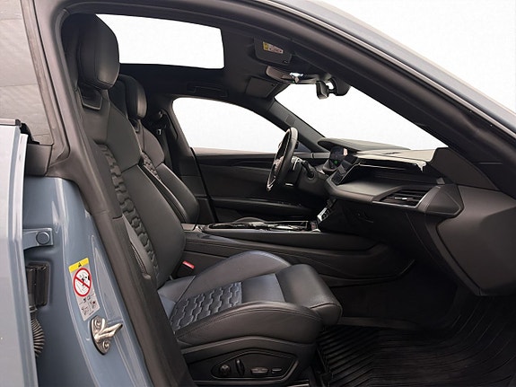 Audi e-tron GT 24 of 30