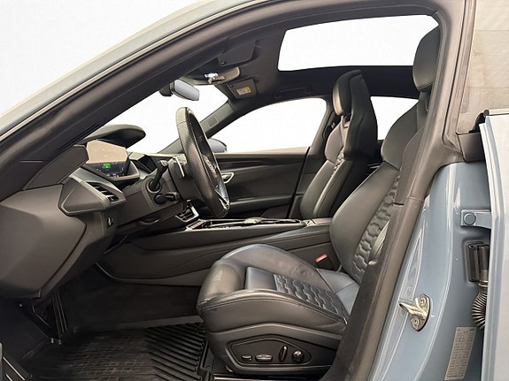 Audi e-tron GT 13 of 30