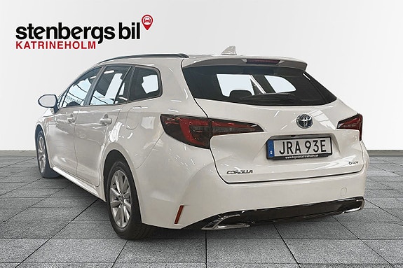 Toyota Corolla 2 of 11