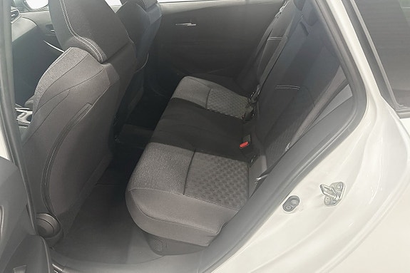 Toyota Corolla 7 of 11