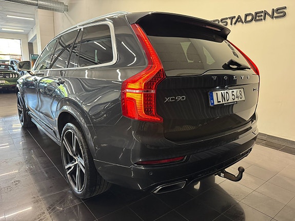 Volvo XC90 8 of 30