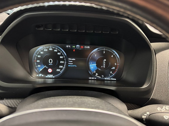 Volvo XC90 17 of 30