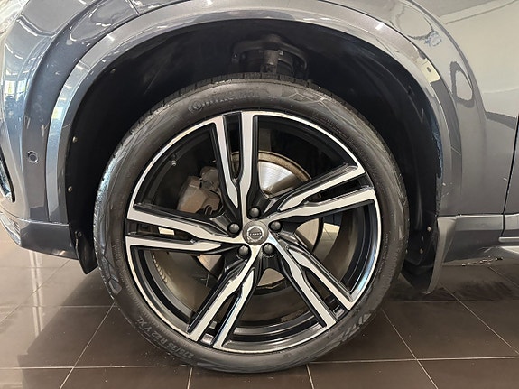 Volvo XC90 26 of 30